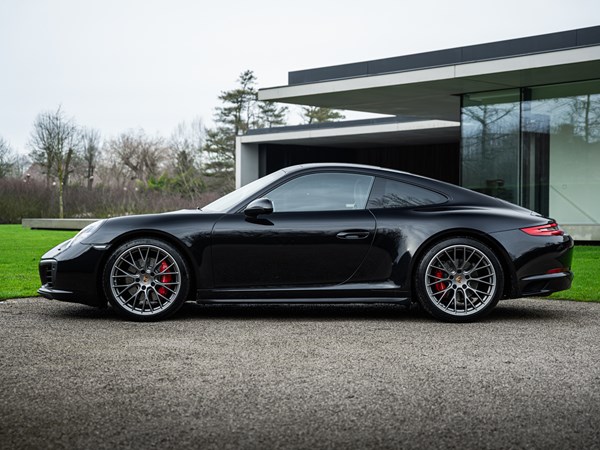 PORSCHE 991.2 CARRERA 4S (1)